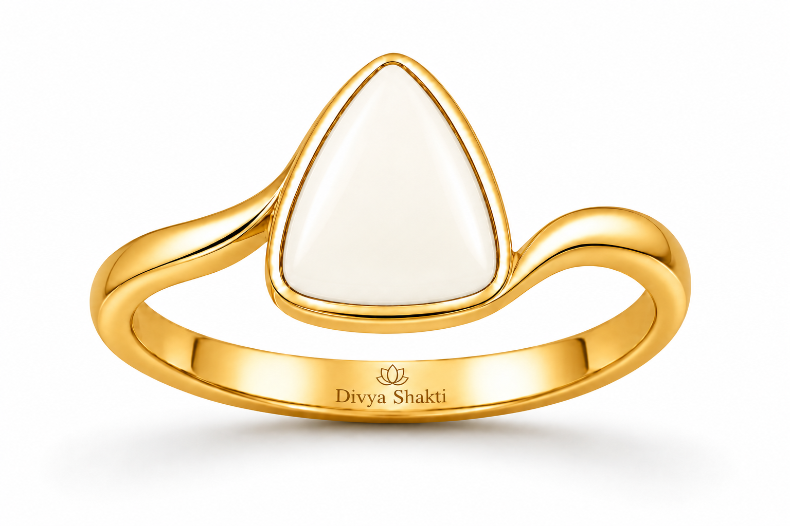 Triangle white coral panchdathu women ring